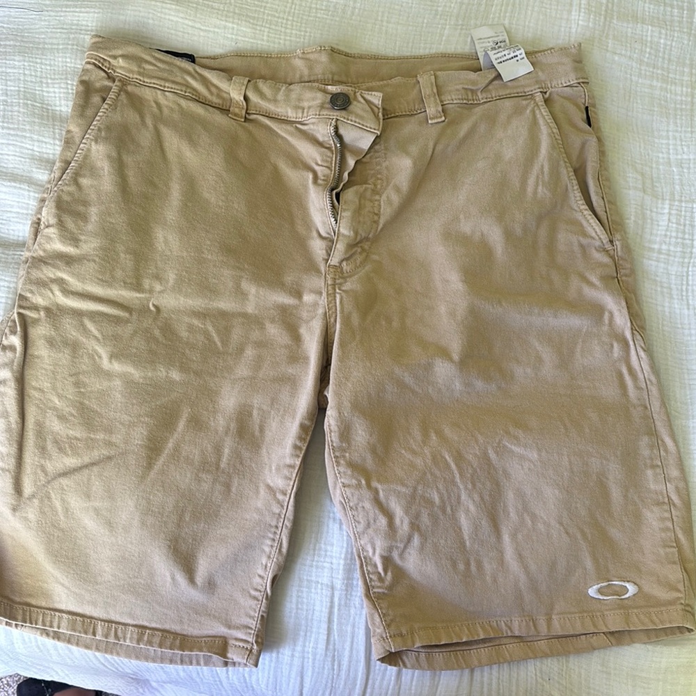 Oakley Men's Tan Shorts
